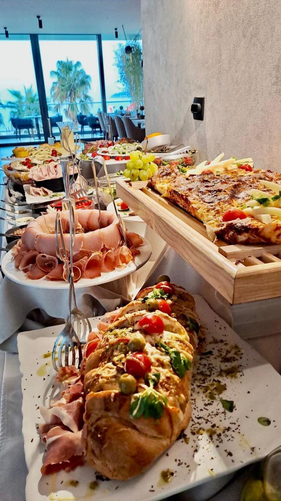 Hotel Ponta Plaza Conference & Spa بودفا المظهر الخارجي الصورة